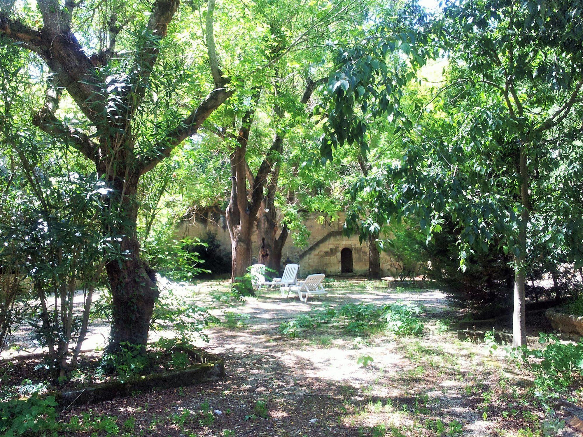 Hostellerie De L'Abbaye De Frigolet Graveson Exterior foto